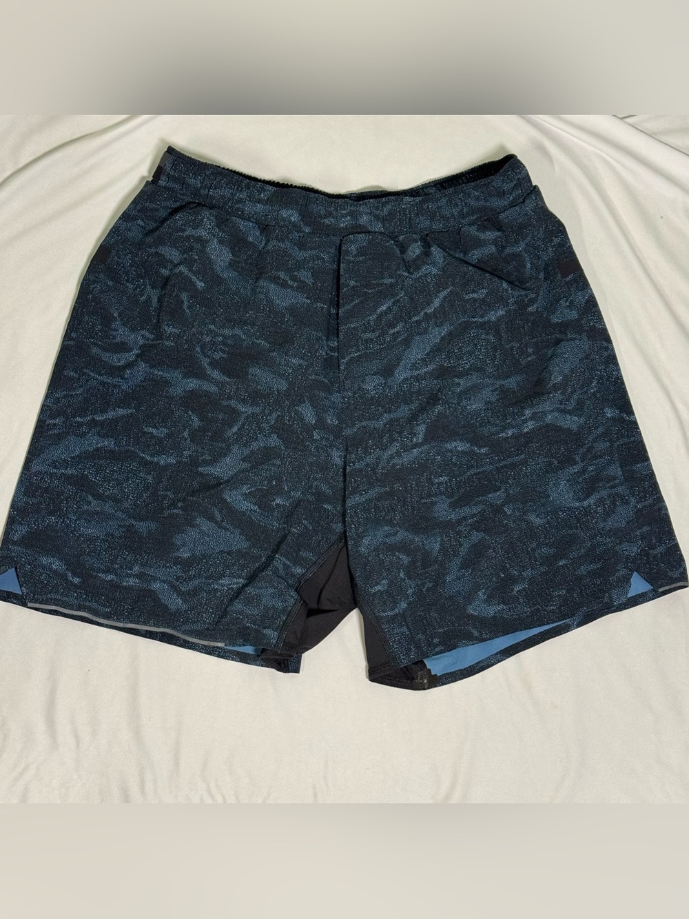 Lululemon Men’s Black/Blue Surge Shorts, 7” Inseam, Size Medium